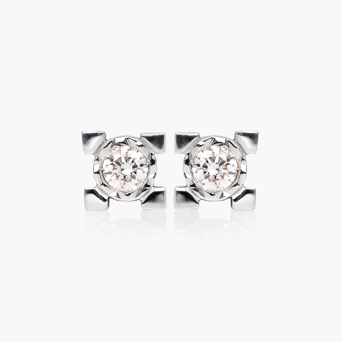 Cercei aur alb 18k cu diamante