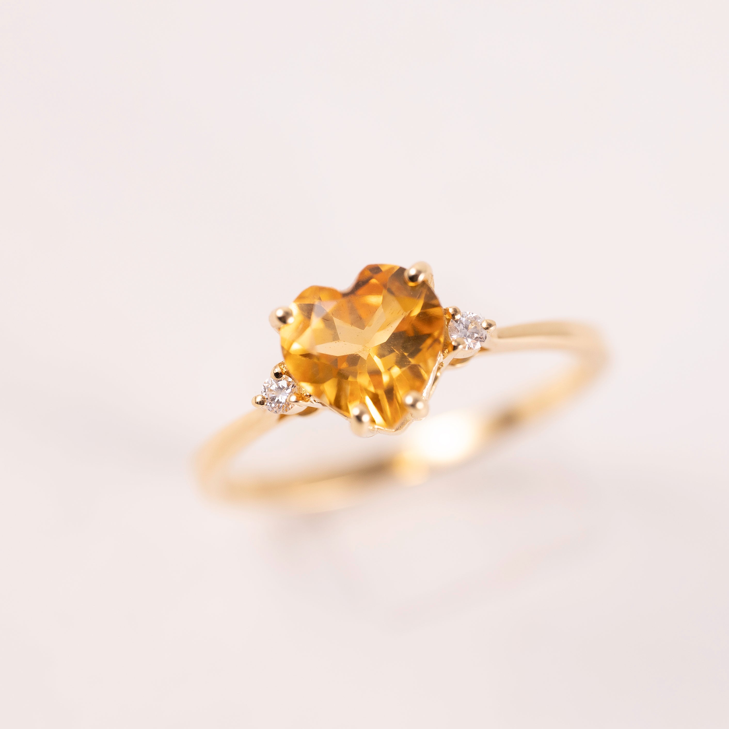 Inel aur galben 18k cu citrin si diamante