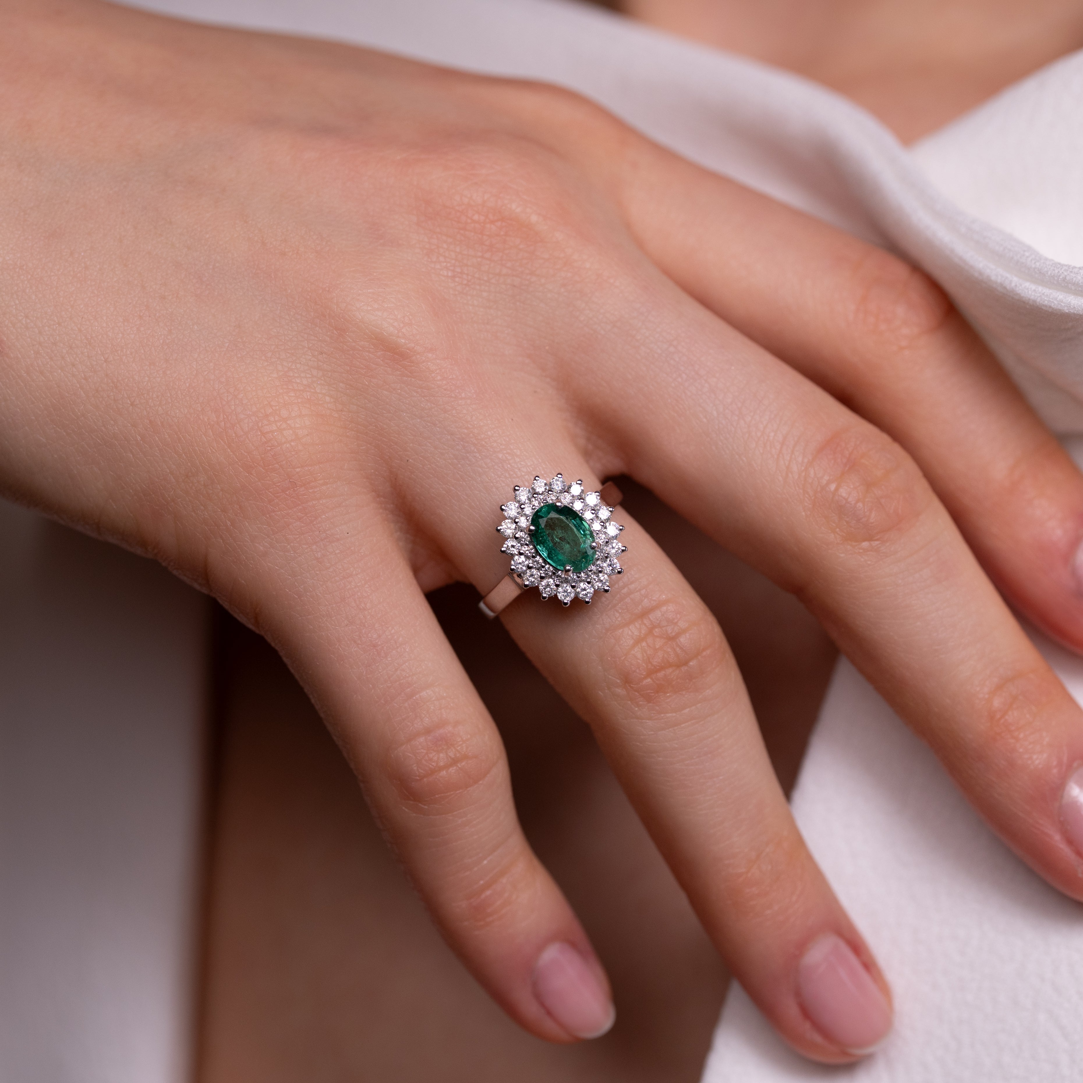 VANESSA RING WITH EMERALD AND DIAMONDS