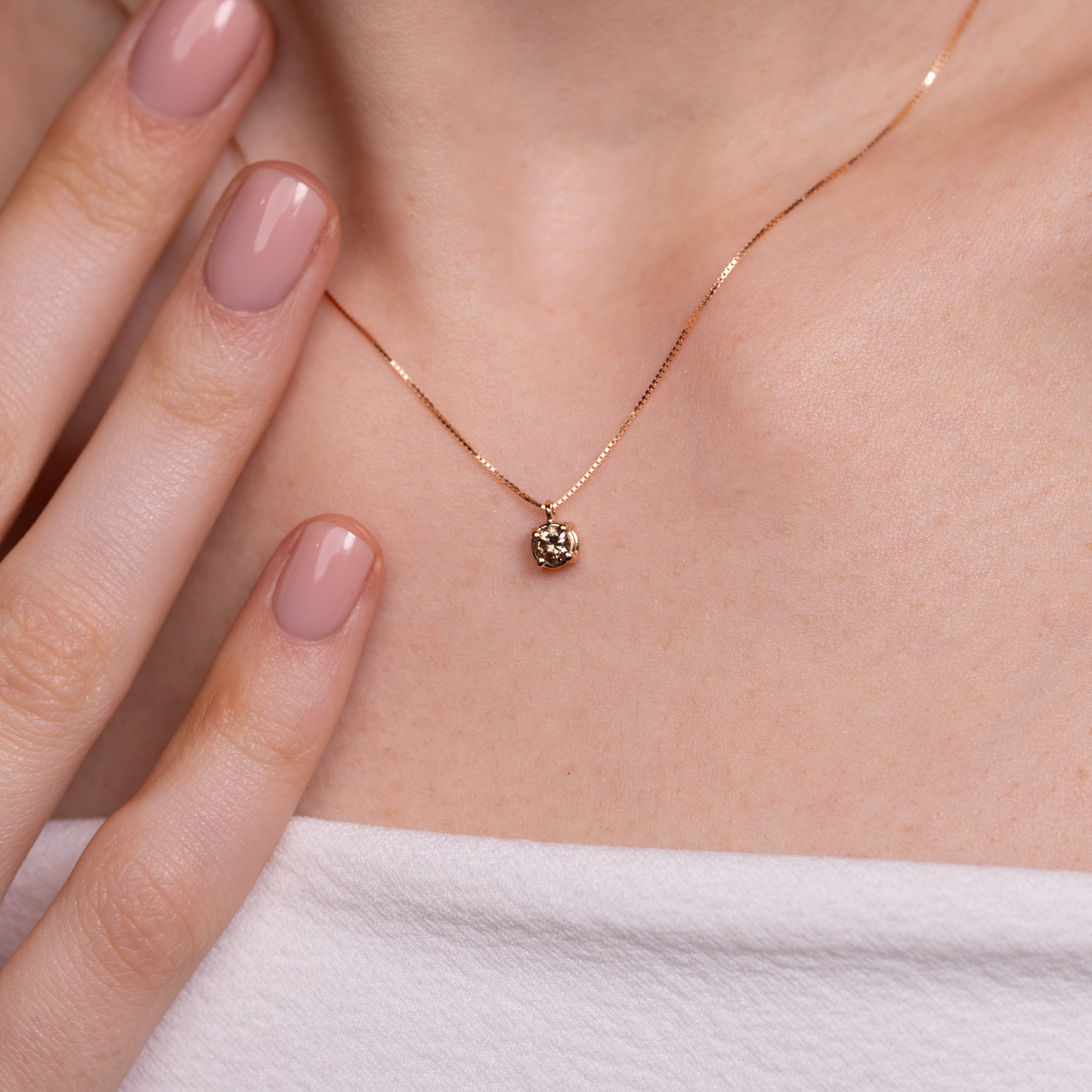 Colier aur roz 18k cu diamant brown