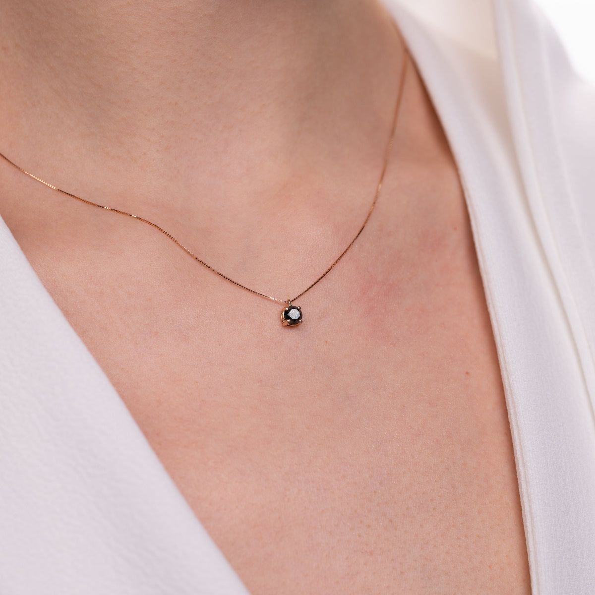 Colier aur roz 18k cu diamant negru