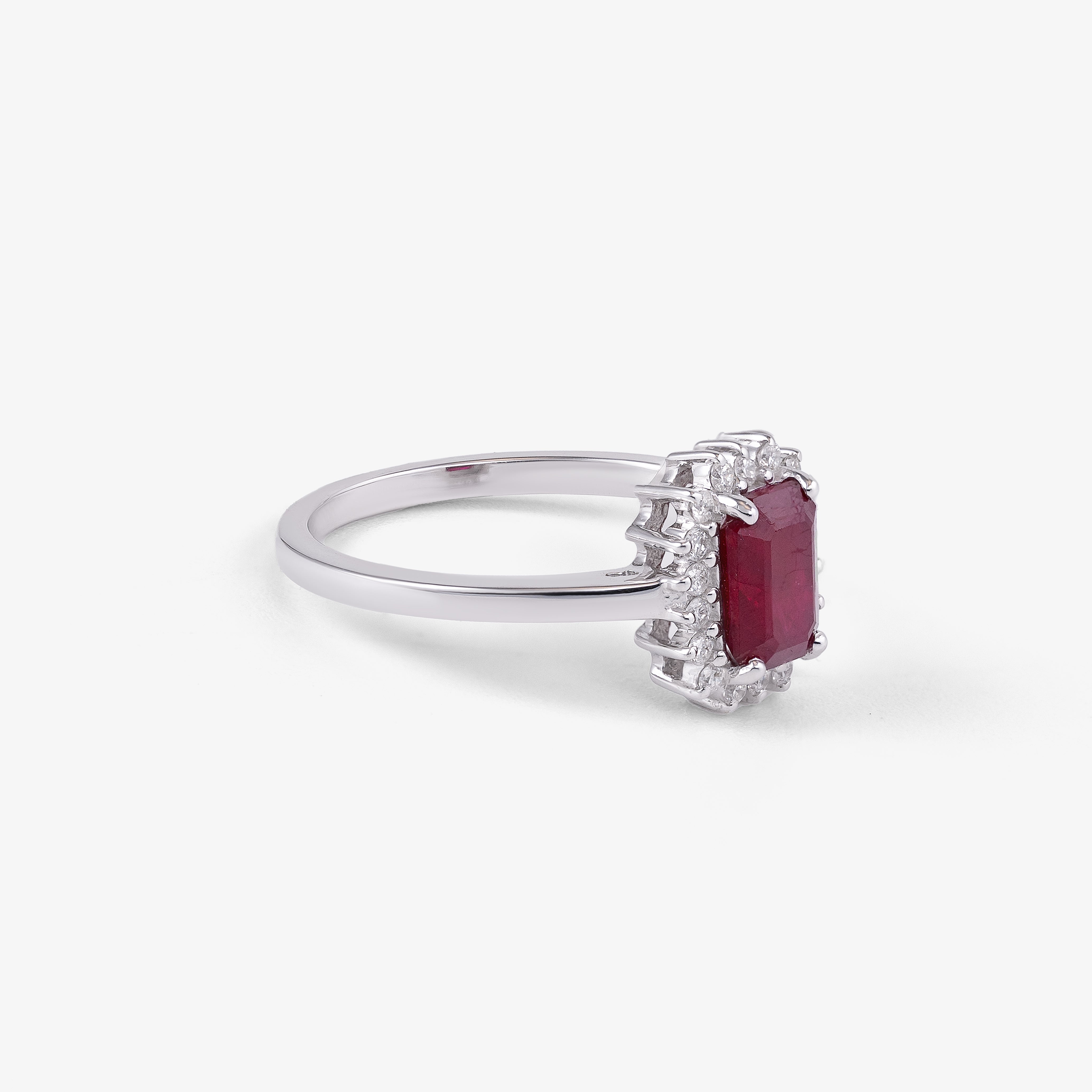 Inel aur 18k cu rubin 1.39 ct si diamante