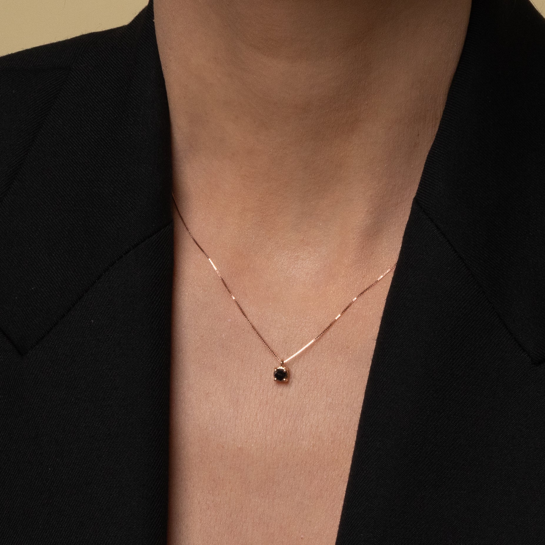 Colier aur roz 18k cu diamant negru
