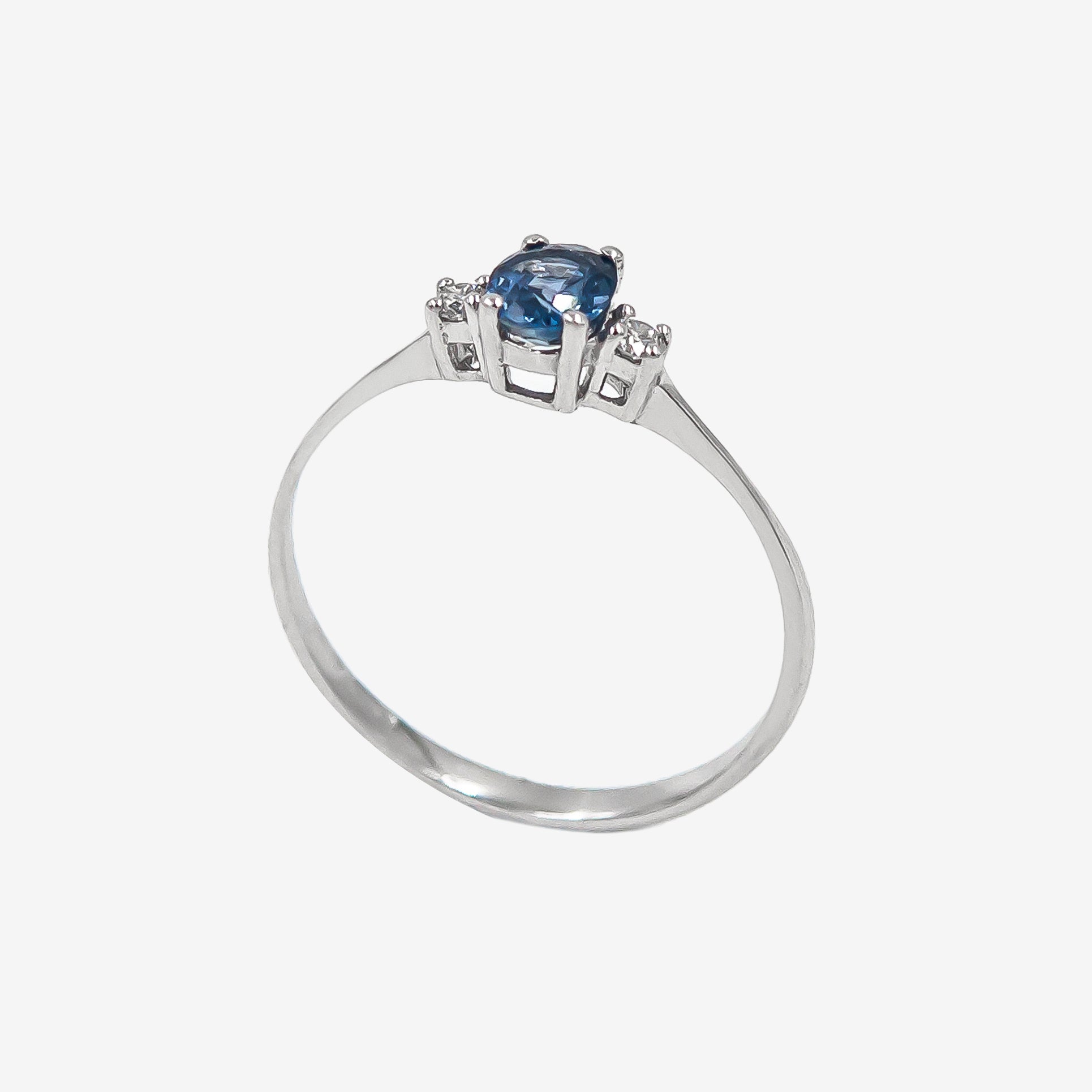 Inel aur 18k cu safir 0.55 ct si diamante