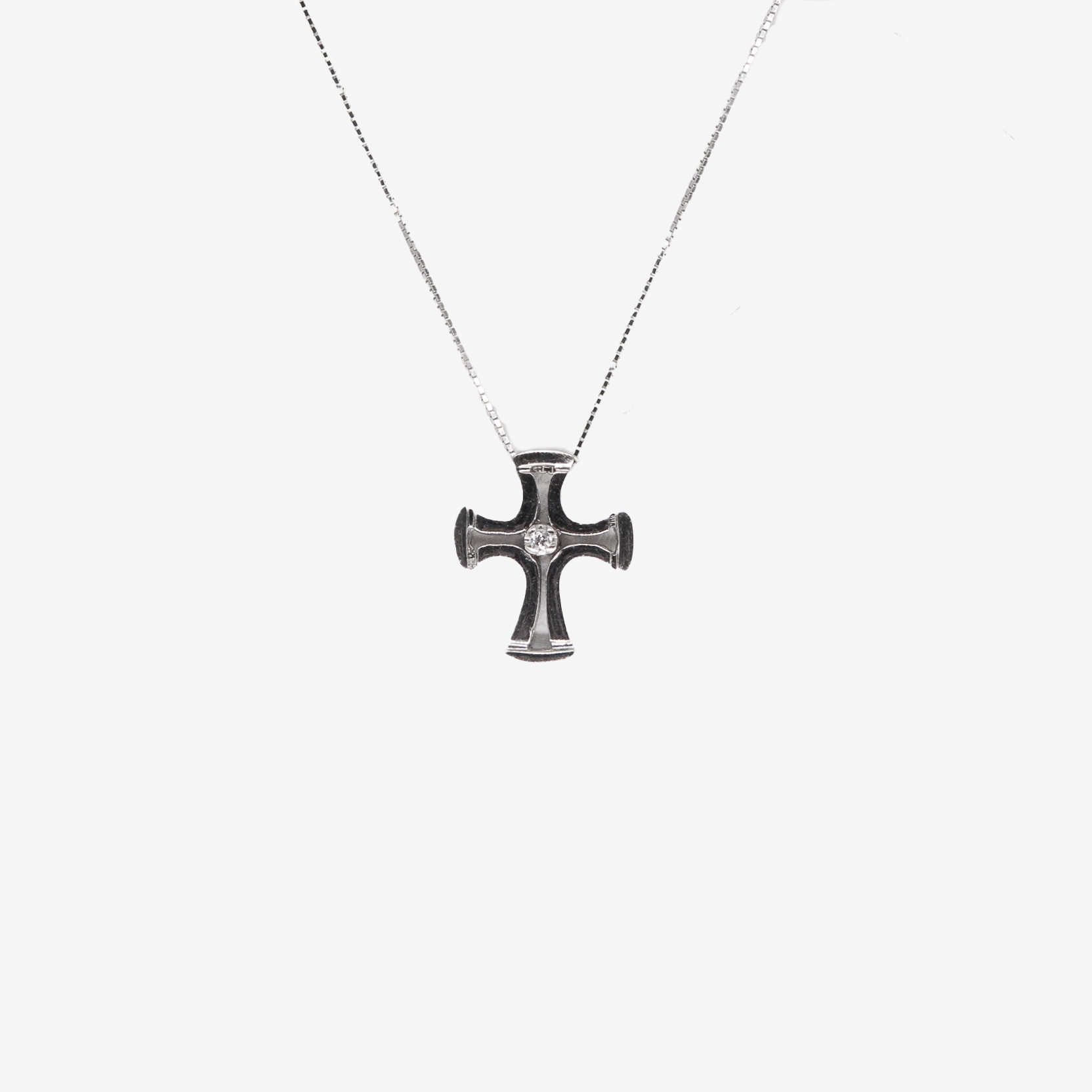 Colier line cross cu diamant