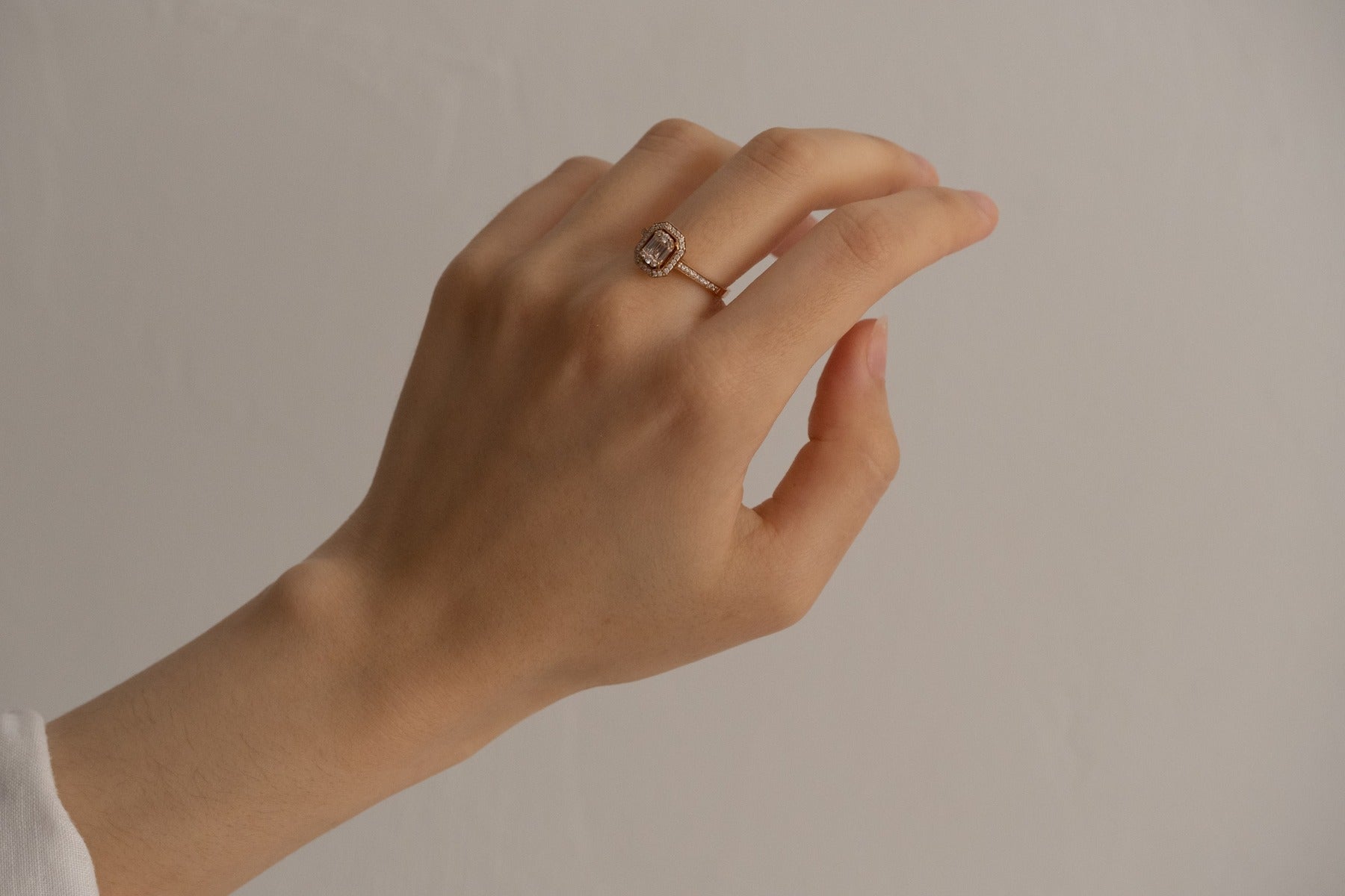 Nile ring with diamonds