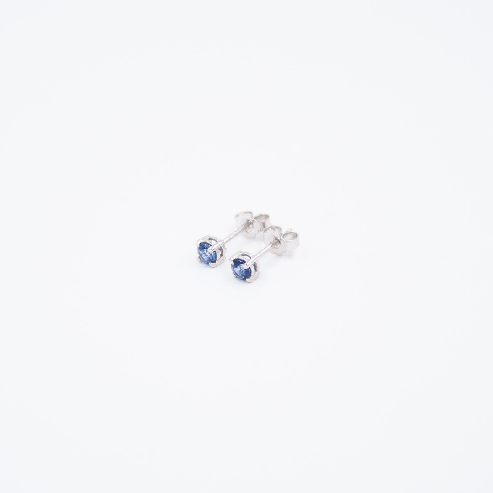 Cercei aur 18k cu safire 0.30 ct