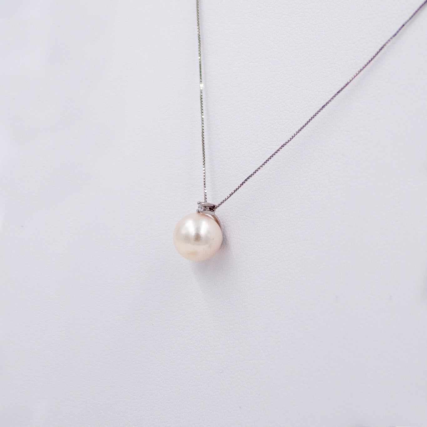 Colier aur 18k cu perla Akoia si diamant