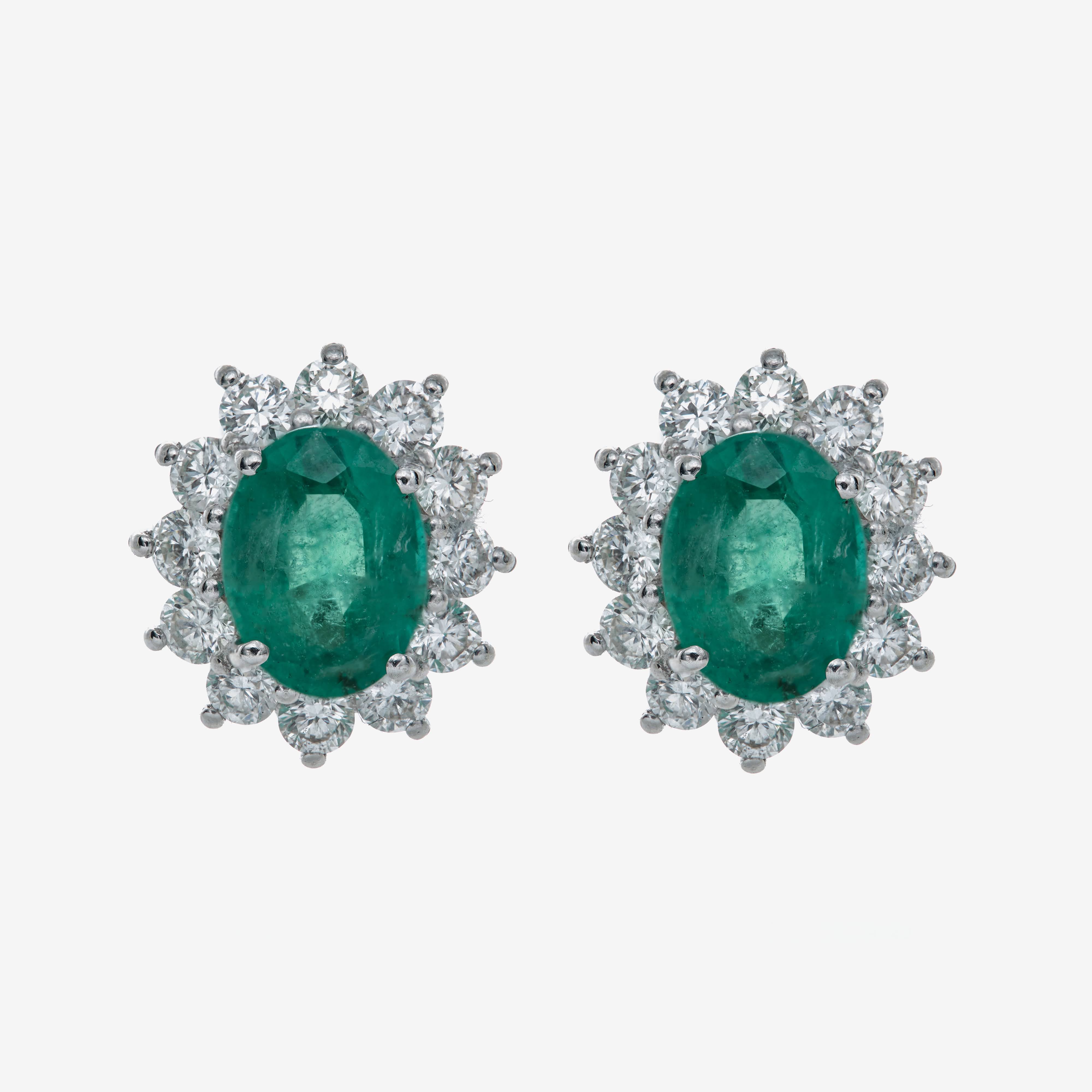 Lethia earrings with emeralds and diamonds