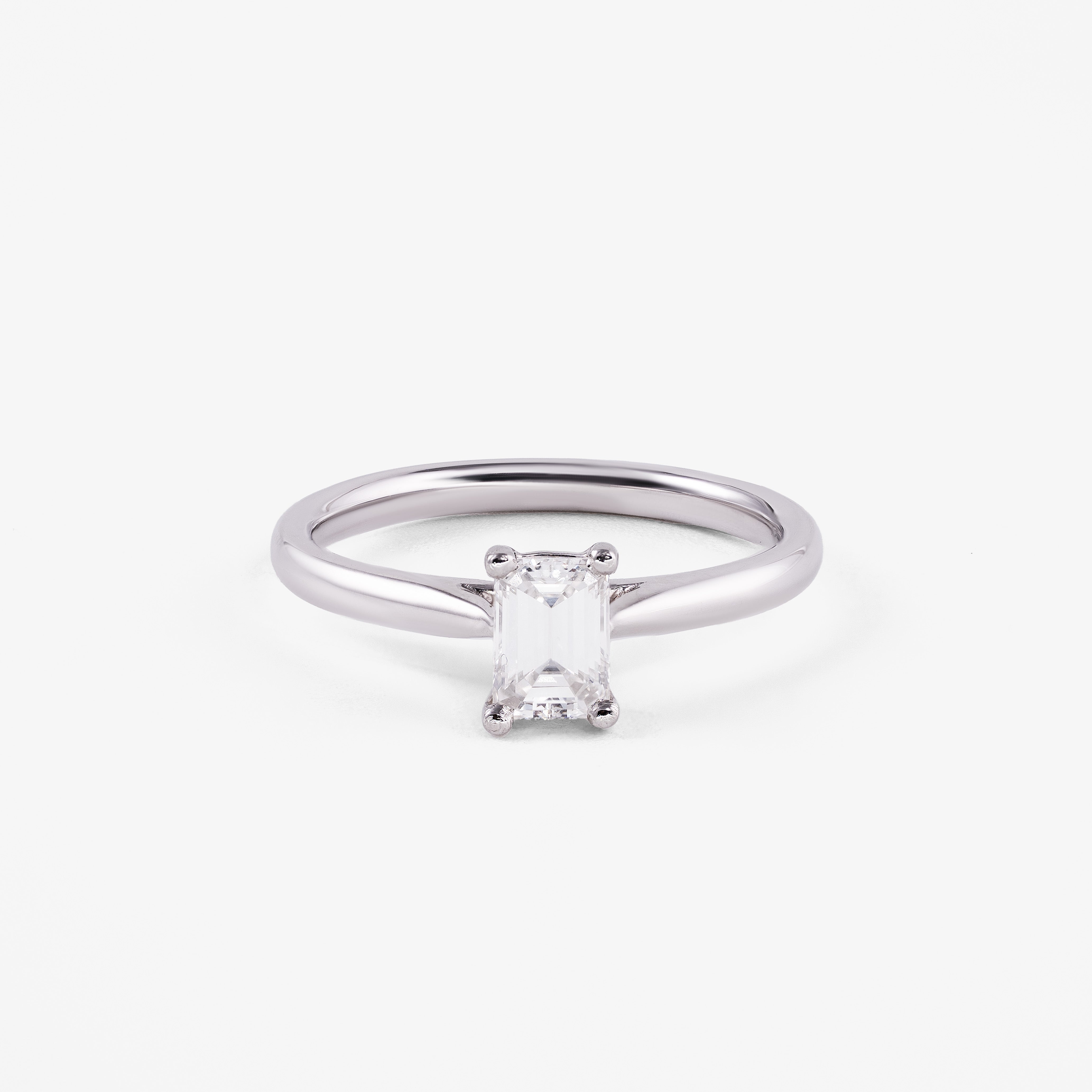 Inel de logodna cu diamant emerald cut 0.58 ct - certificat GIA