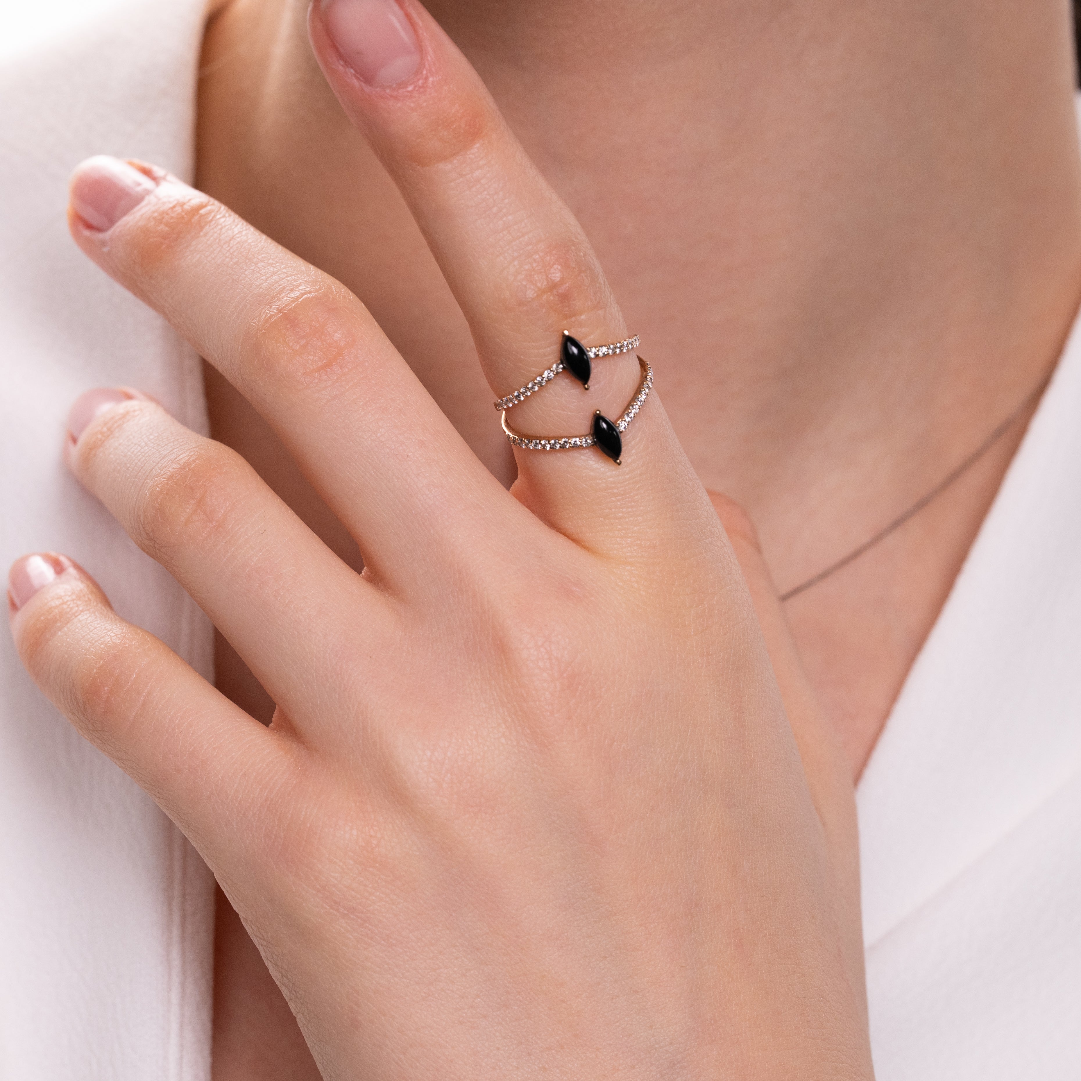 Inel aur roz 18k cu onix si diamante