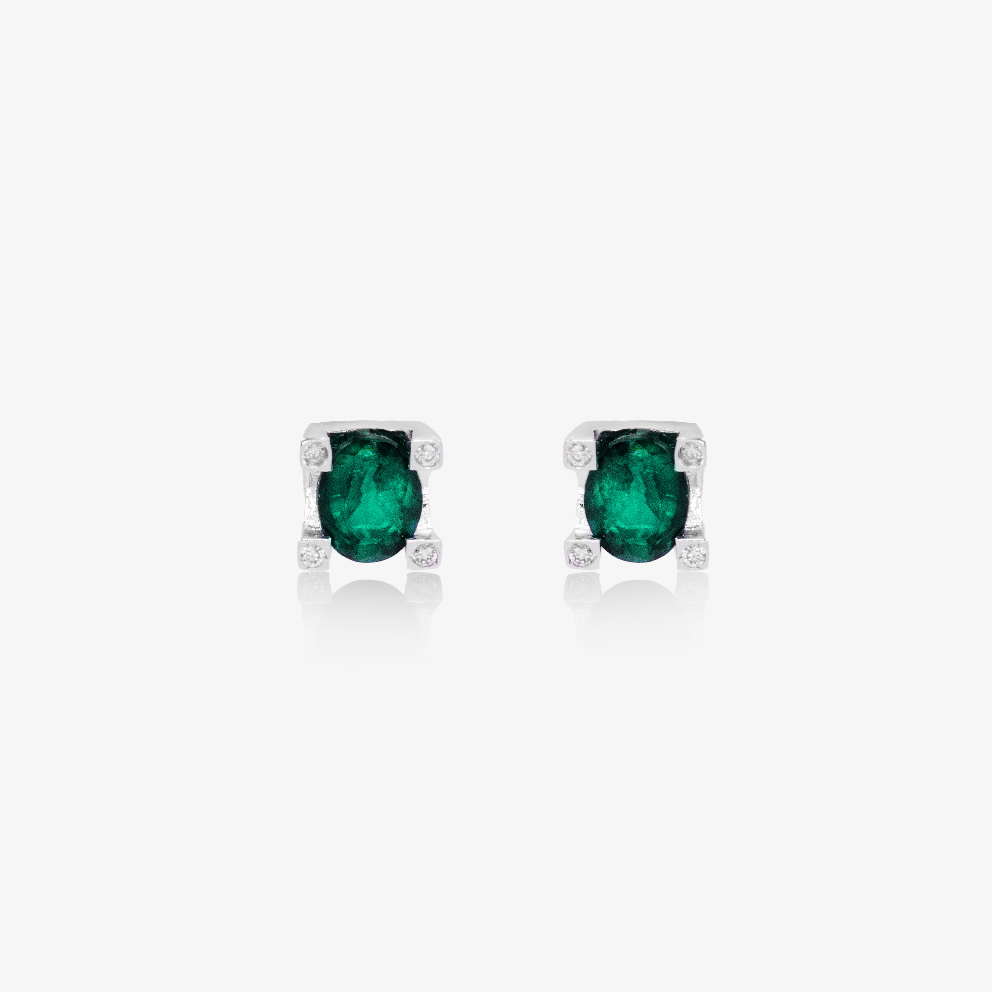 Cercei aur alb cu smaralde 0.70 ct si diamante 0.04 ct