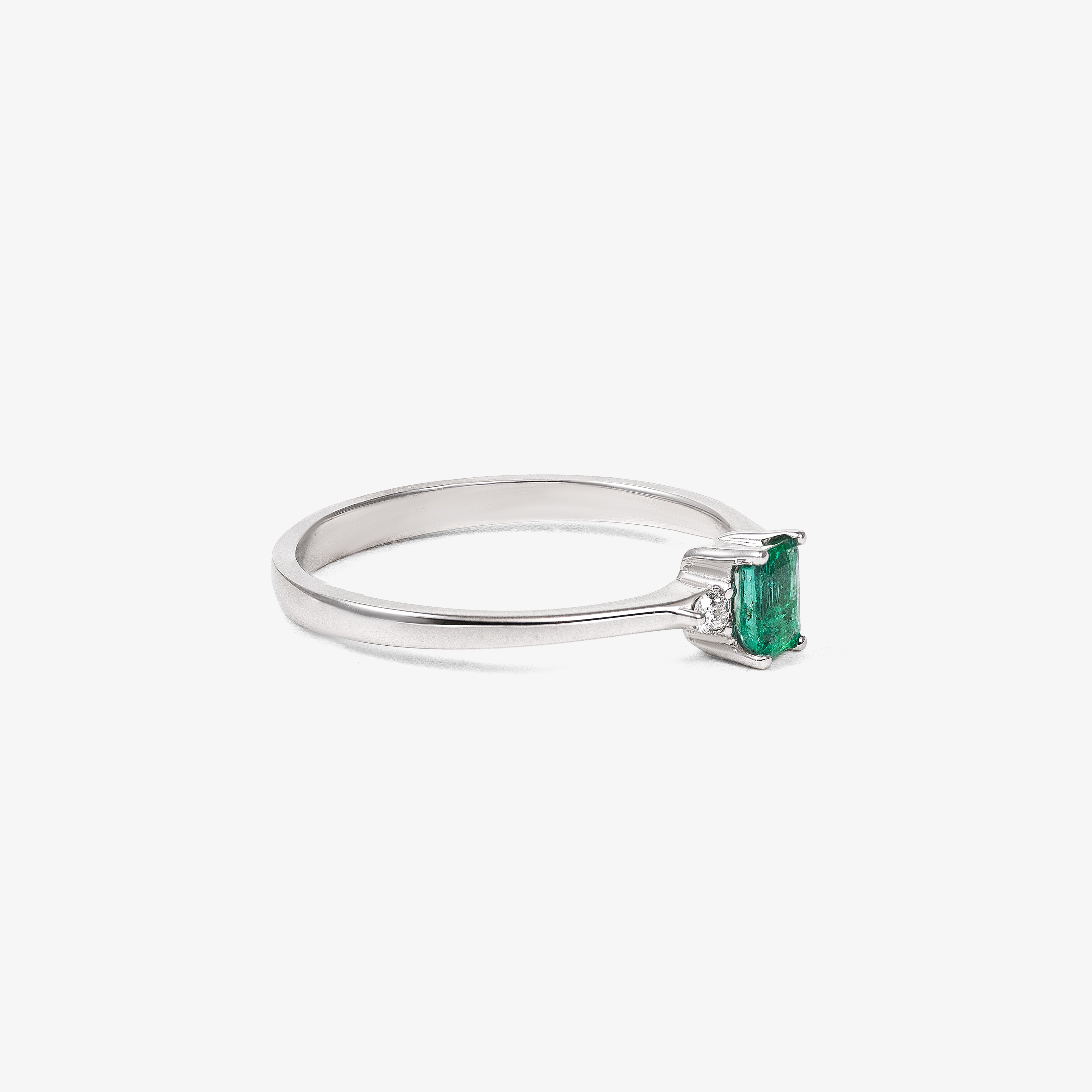 Inel aur 18k cu smarald 0.26 ct si diamante