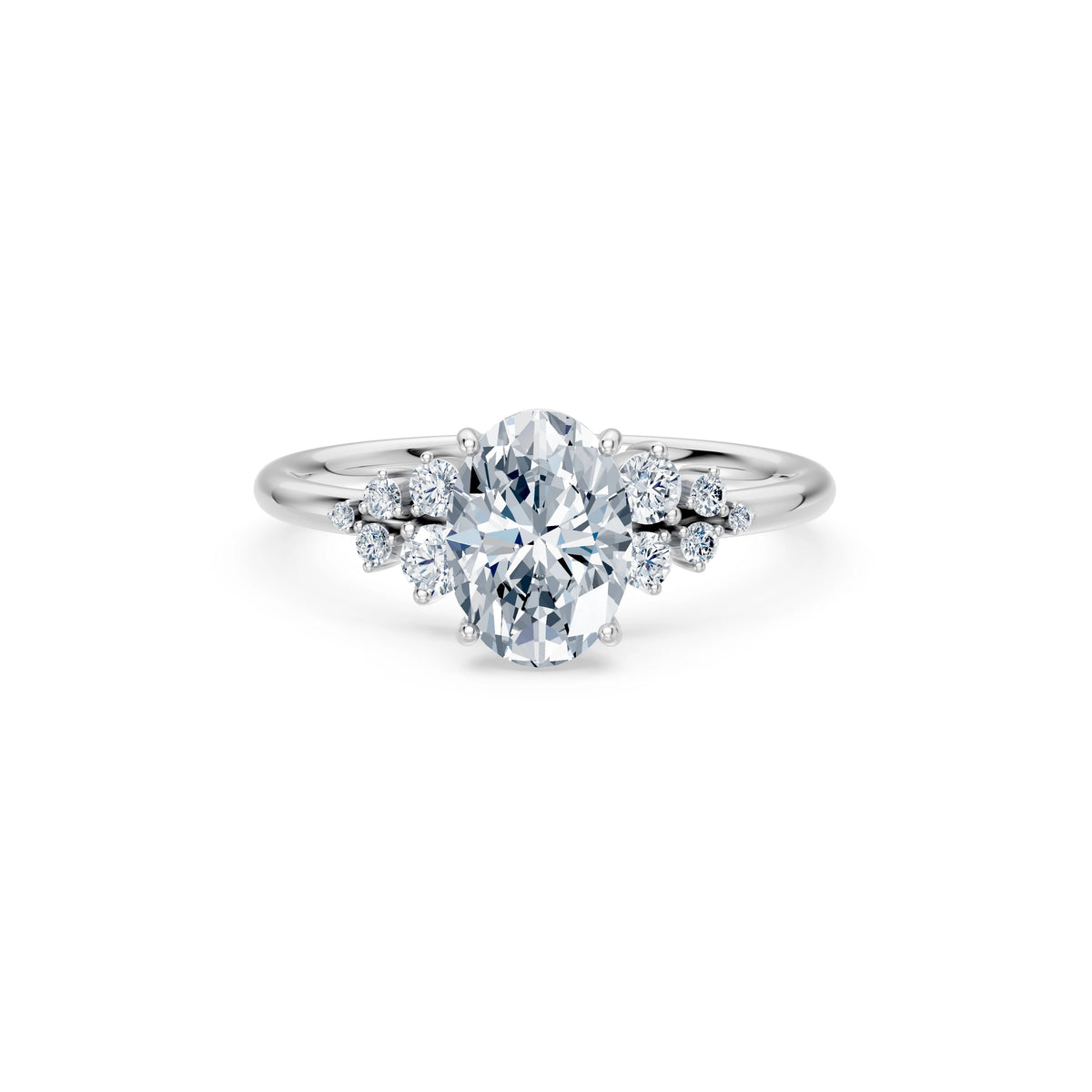 Inel de Logodnă din Aur cu Diamant Central Oval și Diamante Laterale 1,75 CT