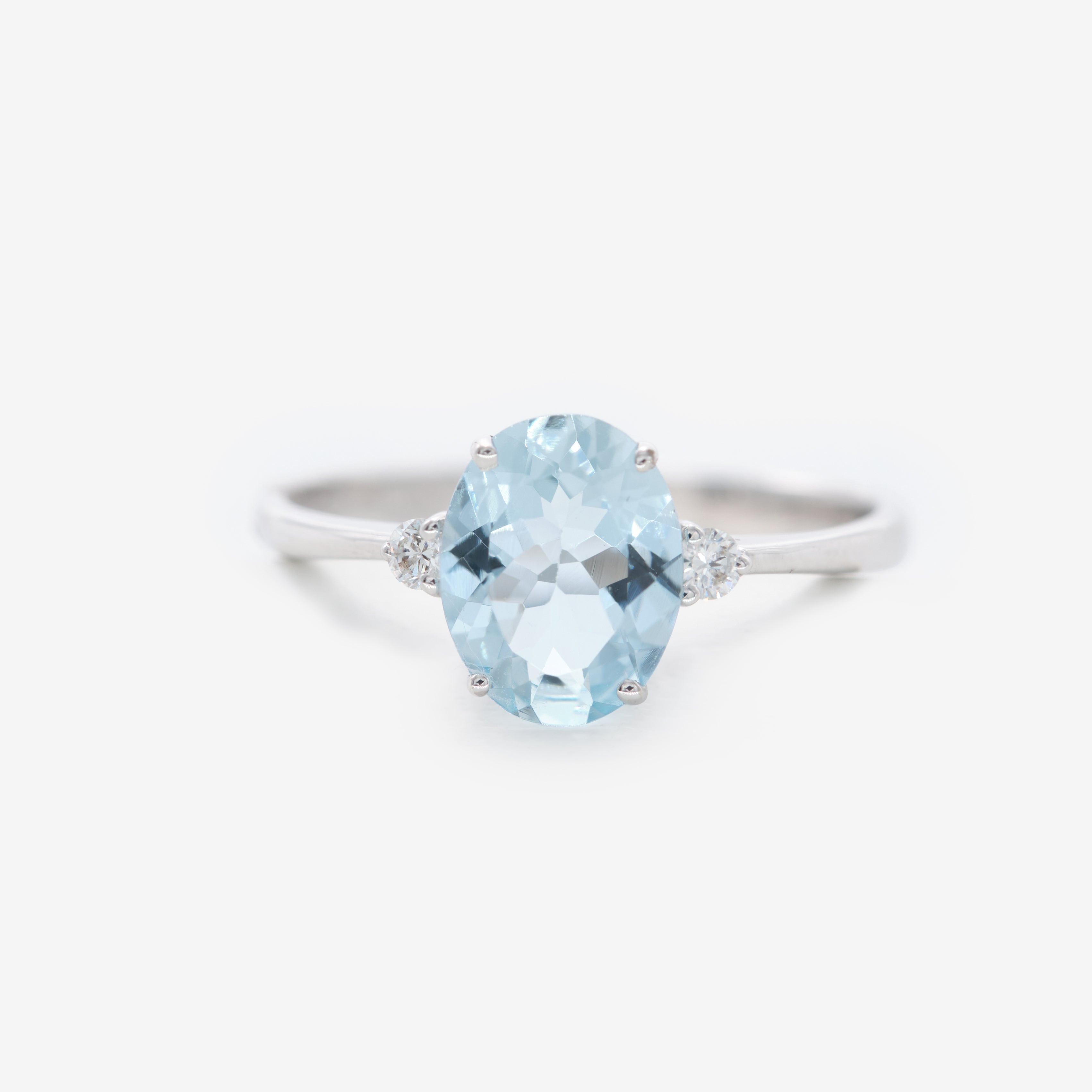 Electra ring with aquamarine and diamonds