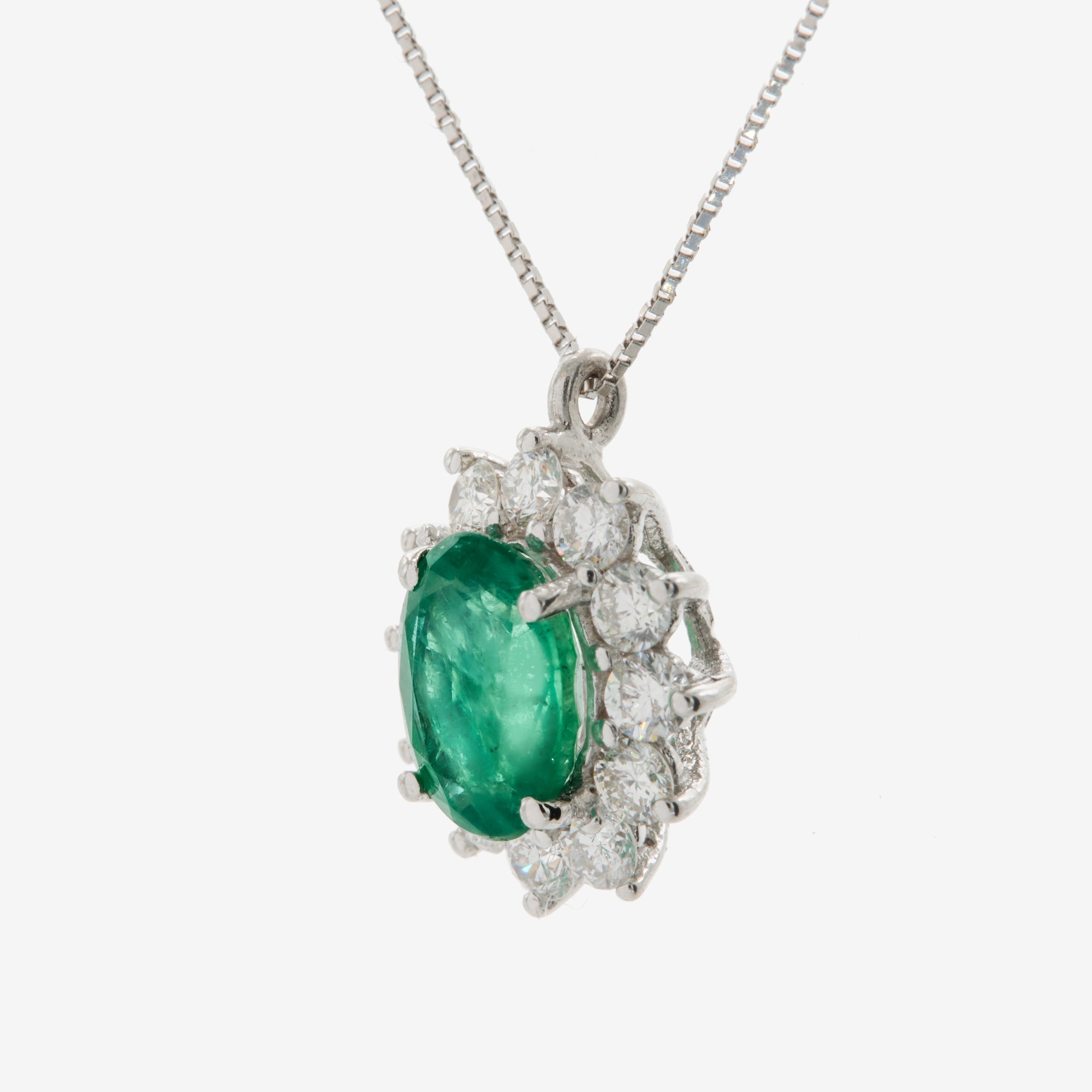 Huna necklace with emerald and diamonds