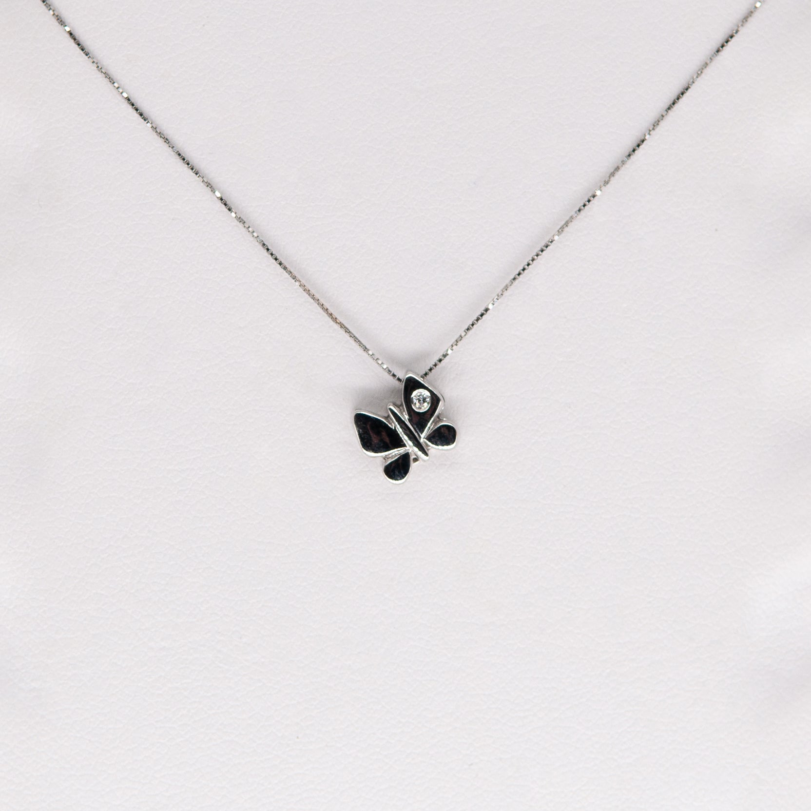 Colier little butterfly cu diamant