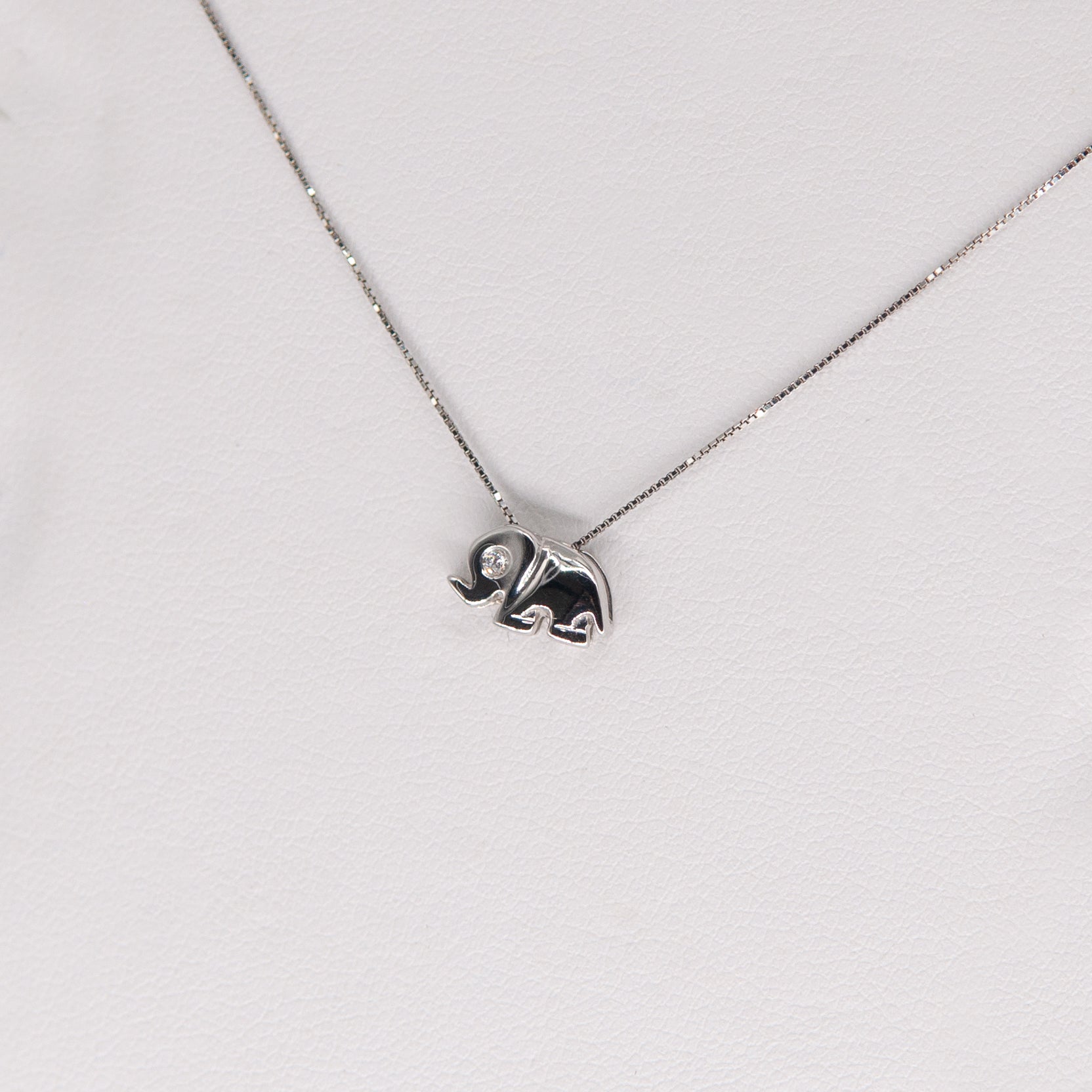 Little elephant necklace