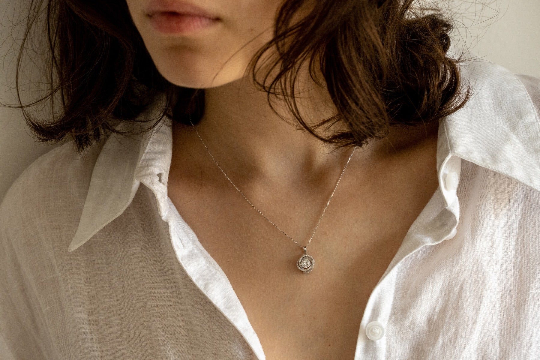 Cruz necklace with diamonds