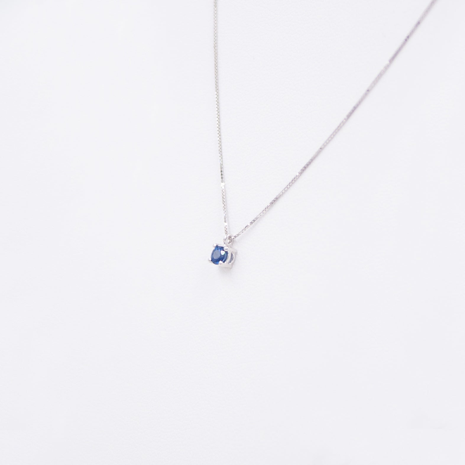 Colier aur 18k cu safir 0.15 ct