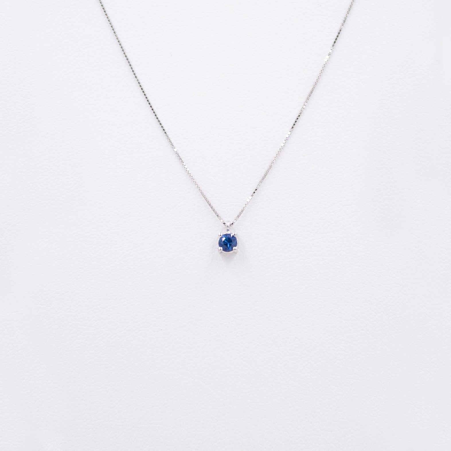 Colier aur 18k cu safir 0.15 ct