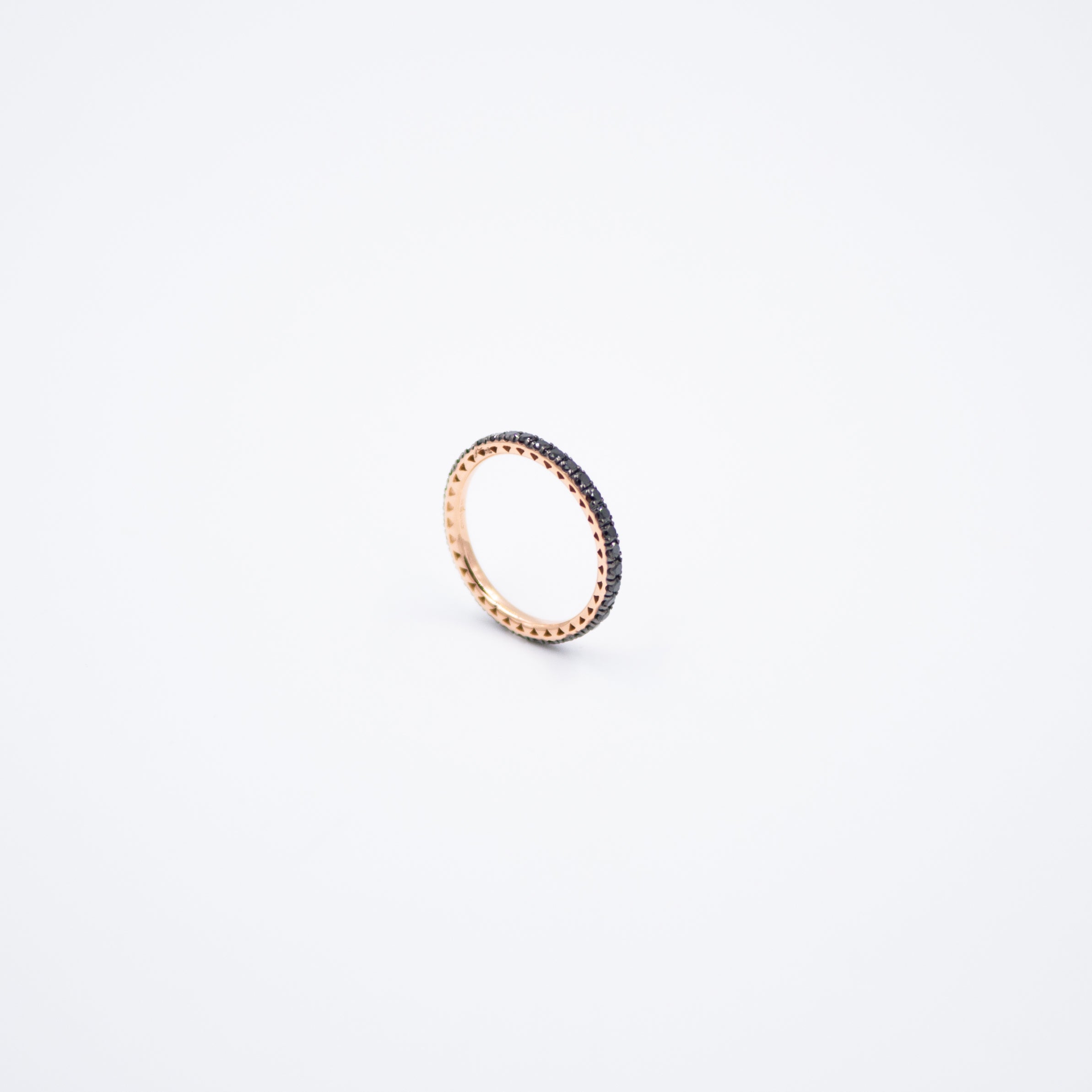 Eternity ring in yellow gold with Black Diamonds 0.7ct