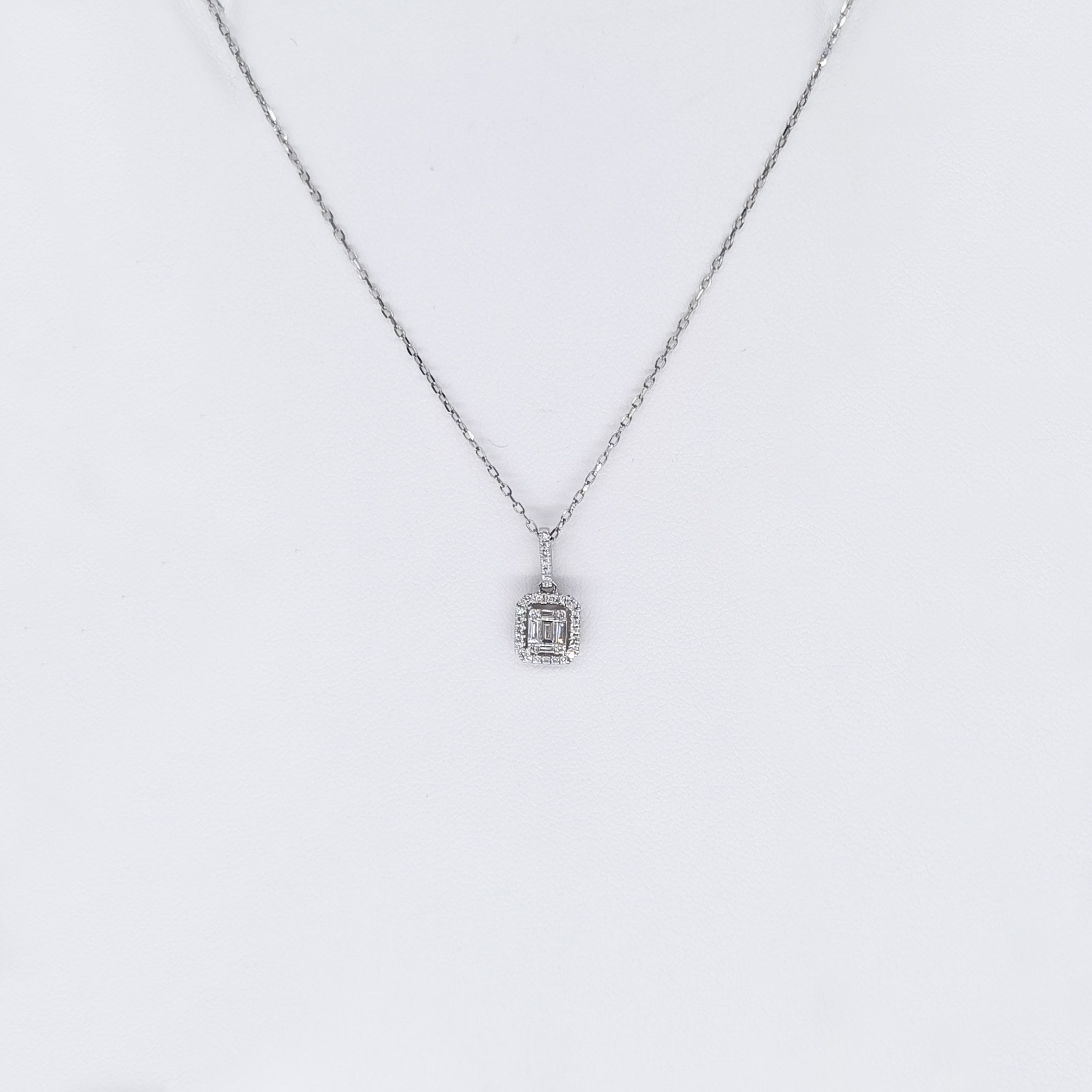Square Baguette necklace with diamonds
