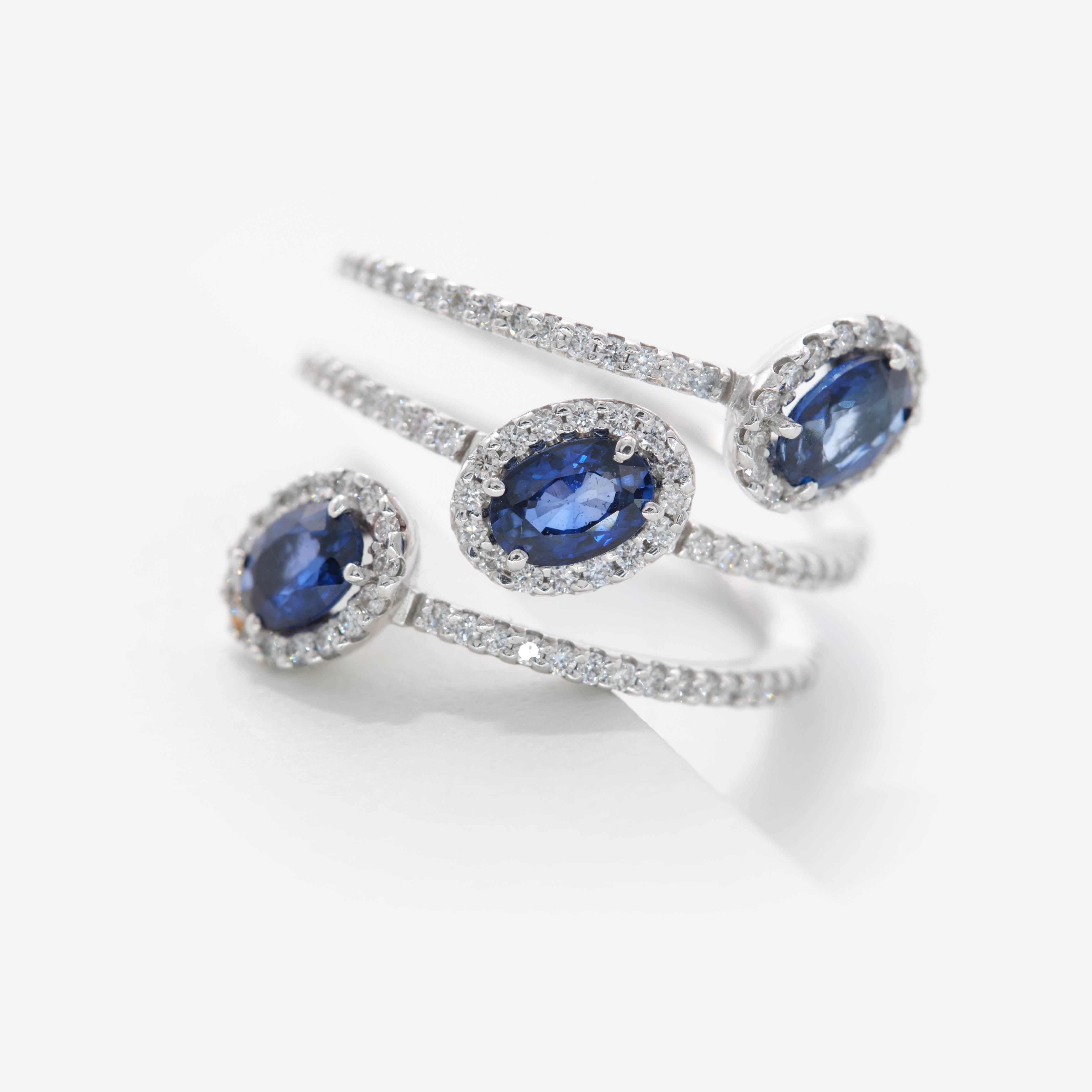 Coralia ring with sapphires and diamonds