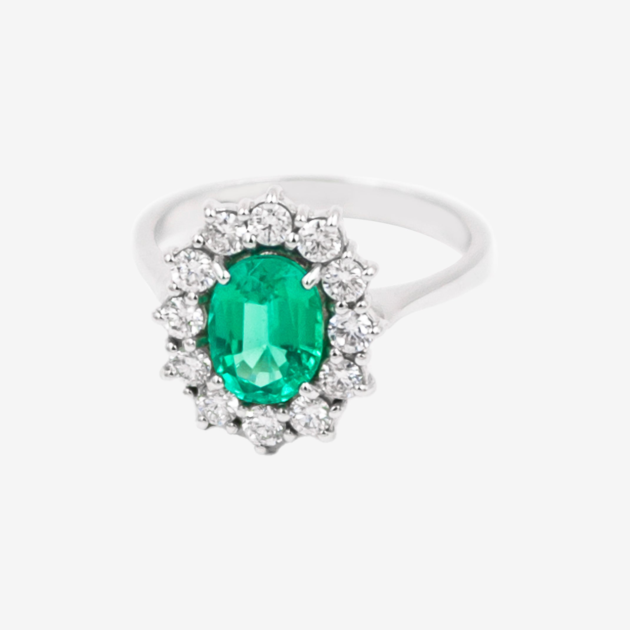 Emerald Flower ring with diamonds and emerald