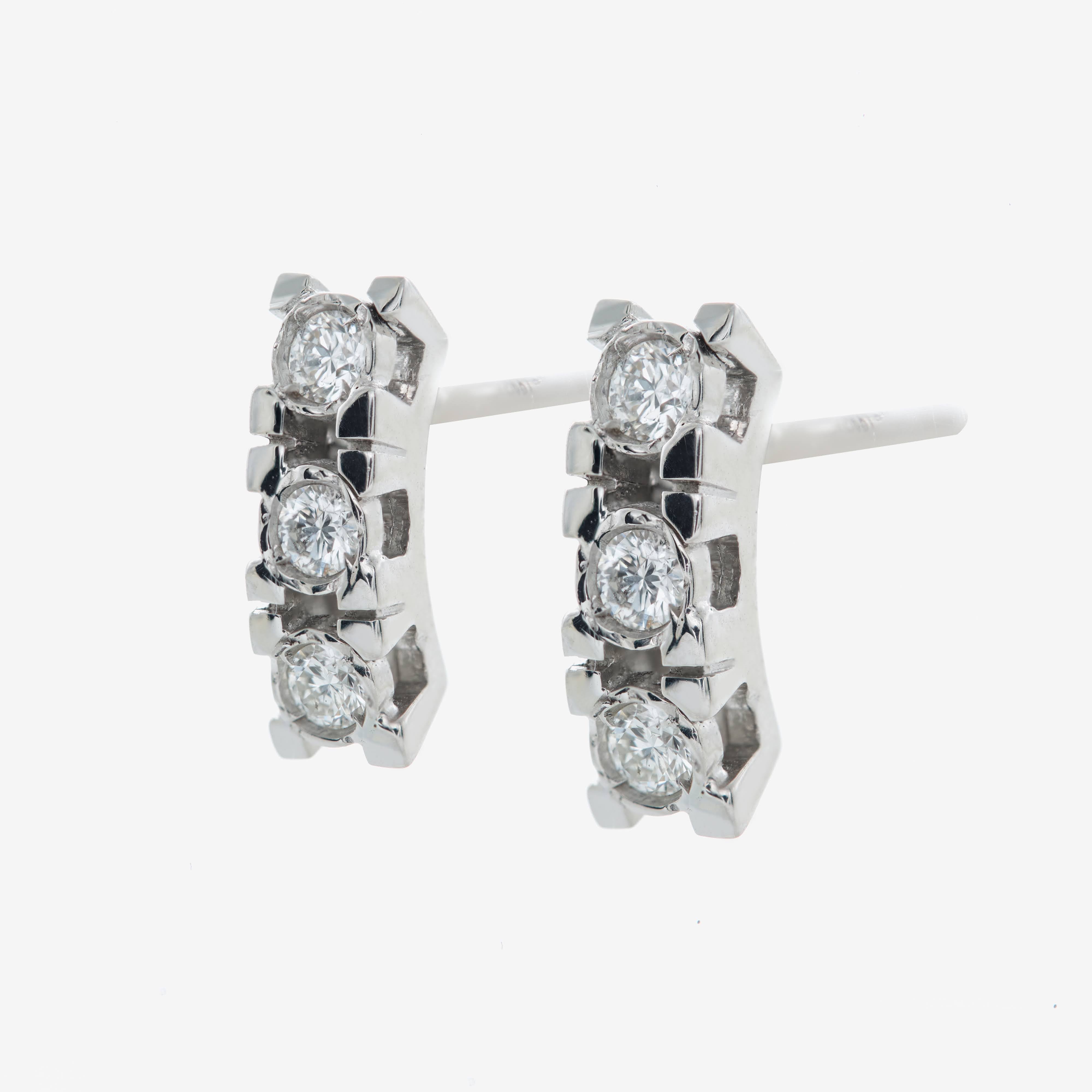 Smooth trio earrings with diamonds