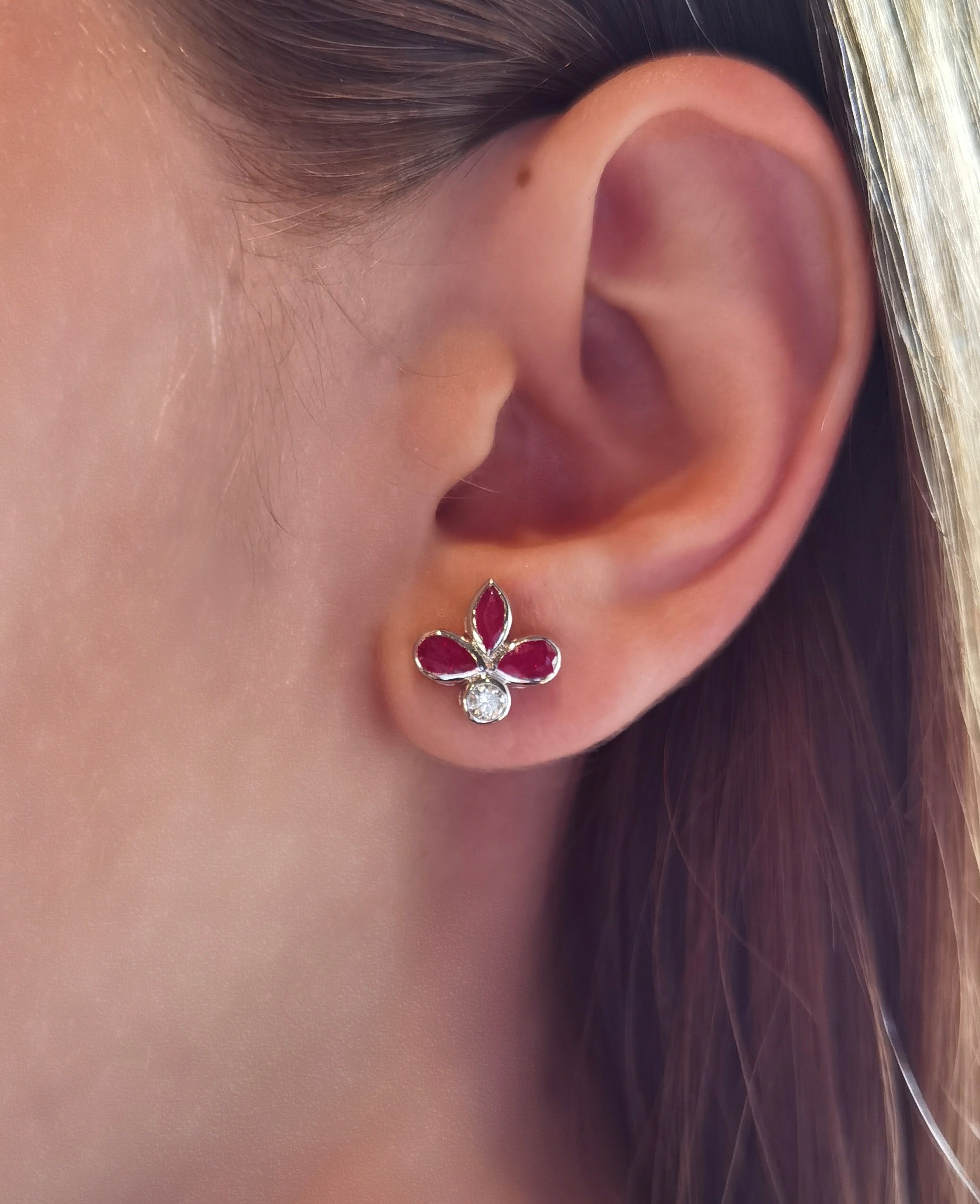 Misty earrings with rubies and diamonds