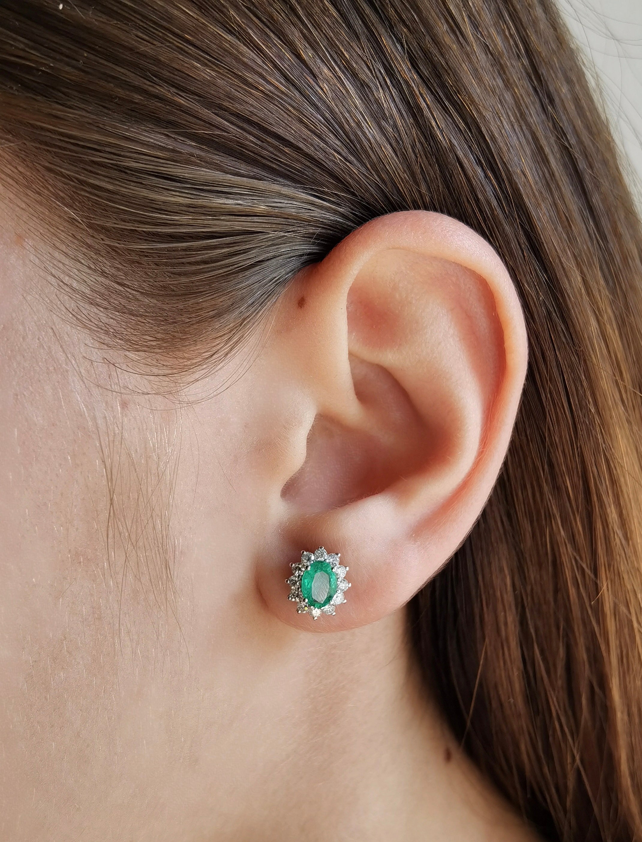 Lethia earrings with emeralds and diamonds